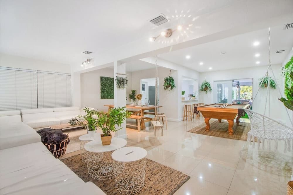 Parkside Villa | Casa aloha | tropical pool | beach 9 mins | games