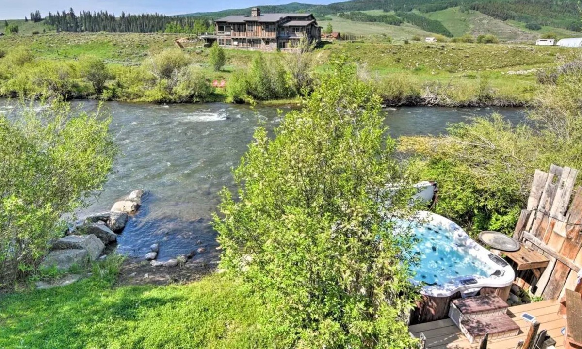 Crested Butte Cabin | CB River Cabin: Amazing Views, Quiet Location, Hot Tub on the River!