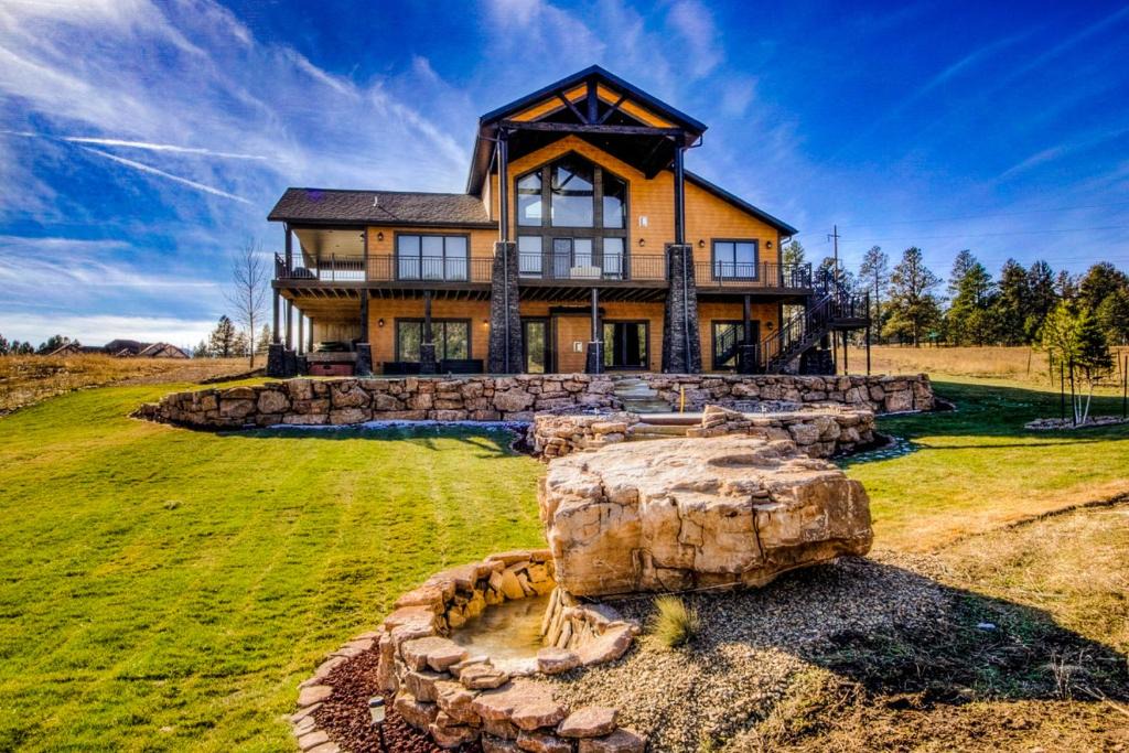 Sturgis House | Cedar Lodge on 17