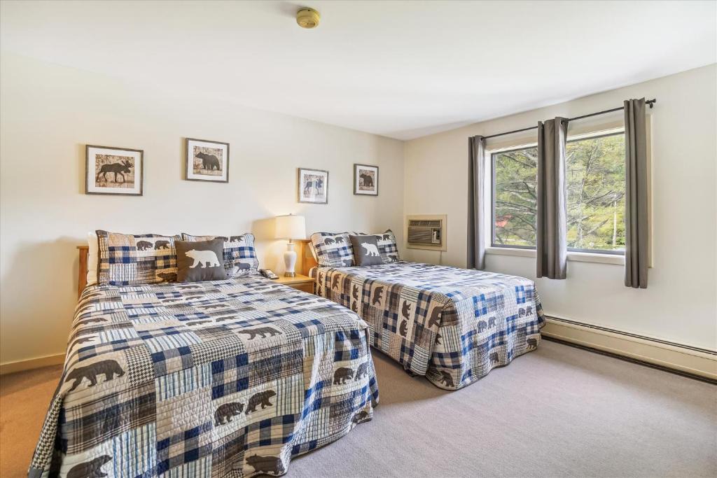 West Bridgewater Hotel | Cedarbrook Two Double bed Standard Hotel room 219