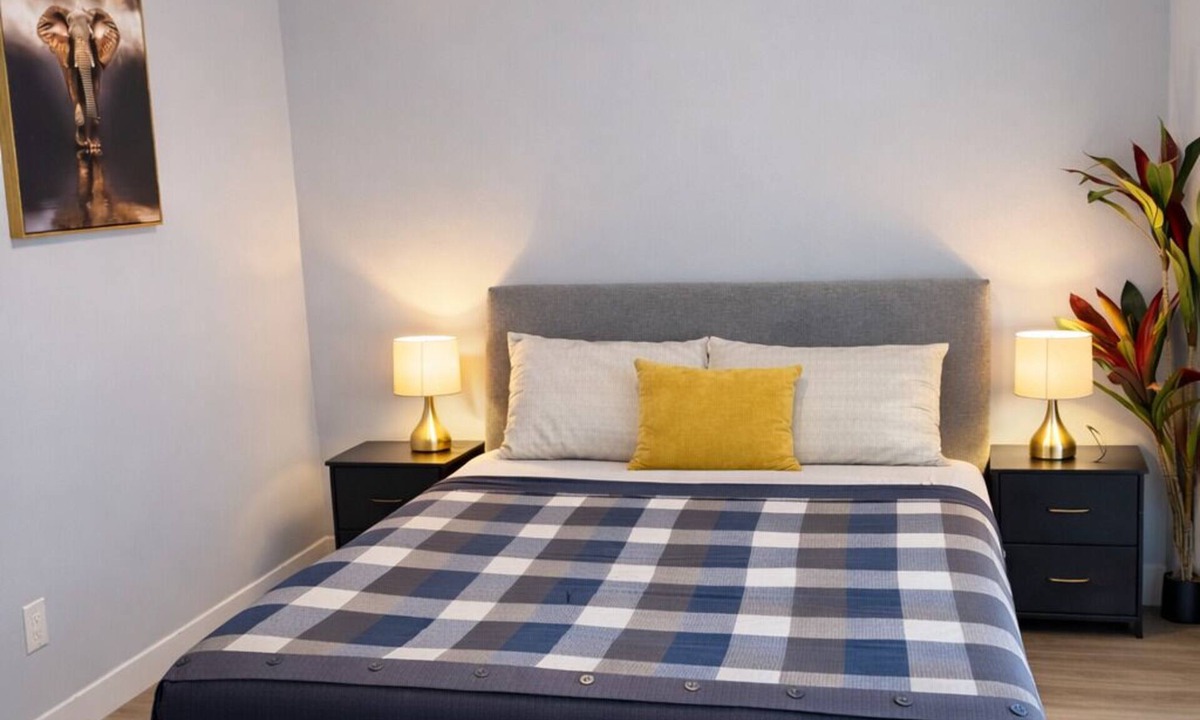 Whyte ave House | Centrally Located Home Away From Home