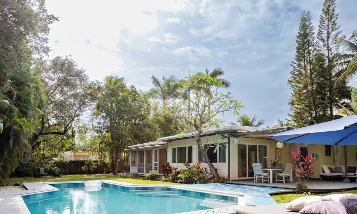 Biscayne Park House | Château L’Amour Tropical Oasis + Private Treehouse