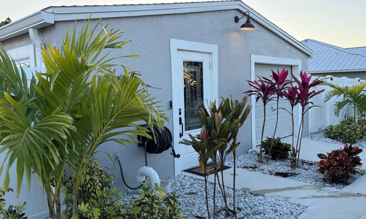 Port Saint Lucie Cottage | Charming 1-bedroom cottage in Port St Lucie