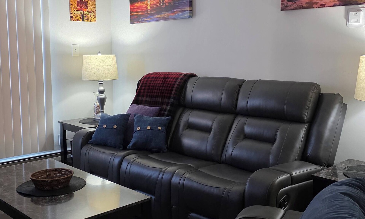 Red Deer Apartment | Charming 1-Bedroom Apartment - Great Hotel Alternative!