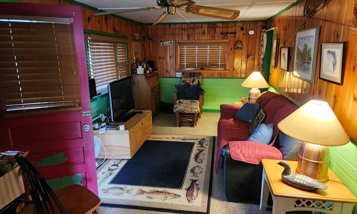 Norton Cabin | Charming 2-bedroom cabin in fabulous Norton
