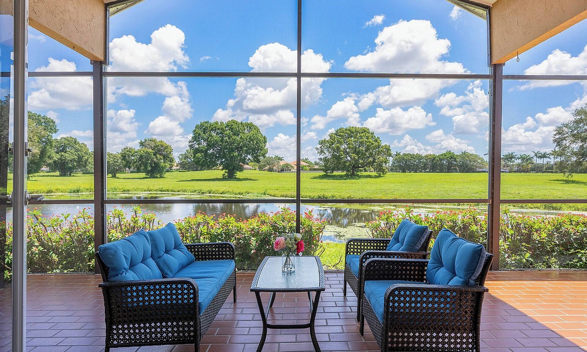 Greenview Shores House | Charming 3-bedroom estate in wonderful Wellington with AC
