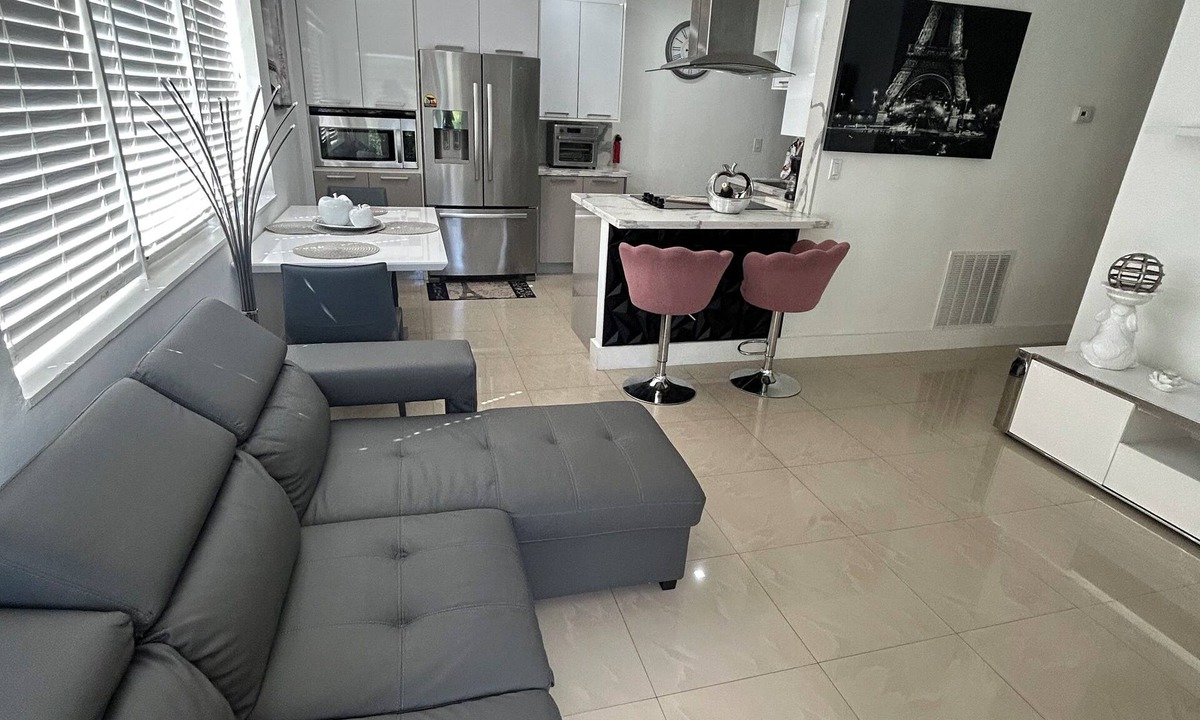 Margate House | Charming 3-bedroom house with WiFi and AC in Margate