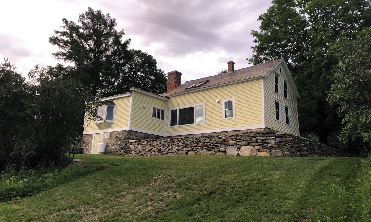 Middletown Springs House | Charming 4-bedroom farmhouse with WiFi, AC in Enchanting Middletown Springs