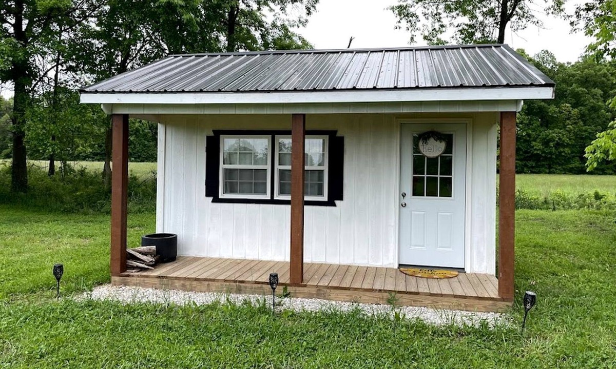 Oberlin House | Charming Cabin Surrounded by Woods and Fields in Oberlin, Ohio