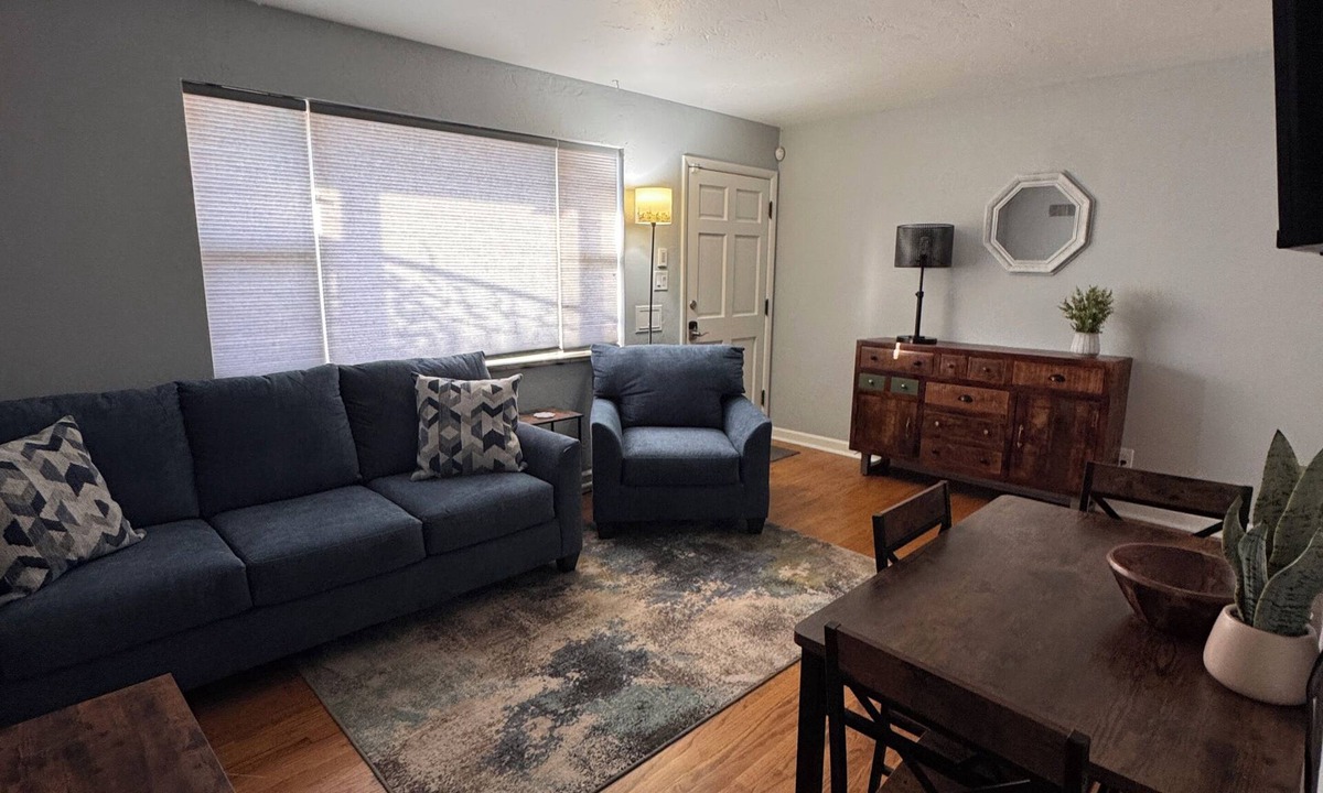Overland Condo | Charming Condo/Flat in Englewood
