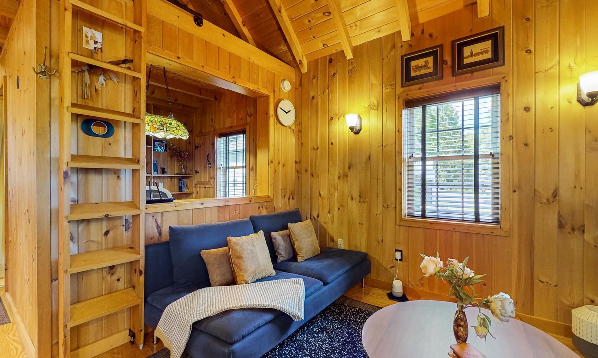 Diamond Point Cottage | Charming cottage with a cozy, welcoming vibe