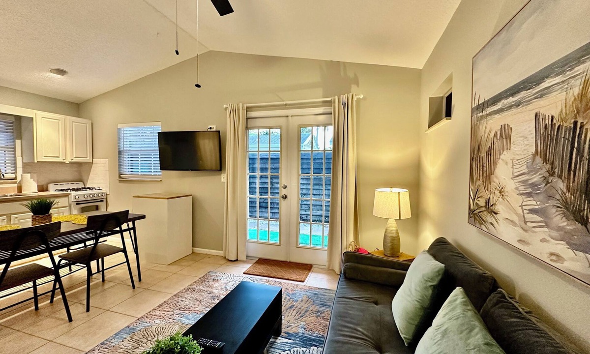 Old Northwood Villa | CHARMING INDEPENDENT GUEST HOUSE