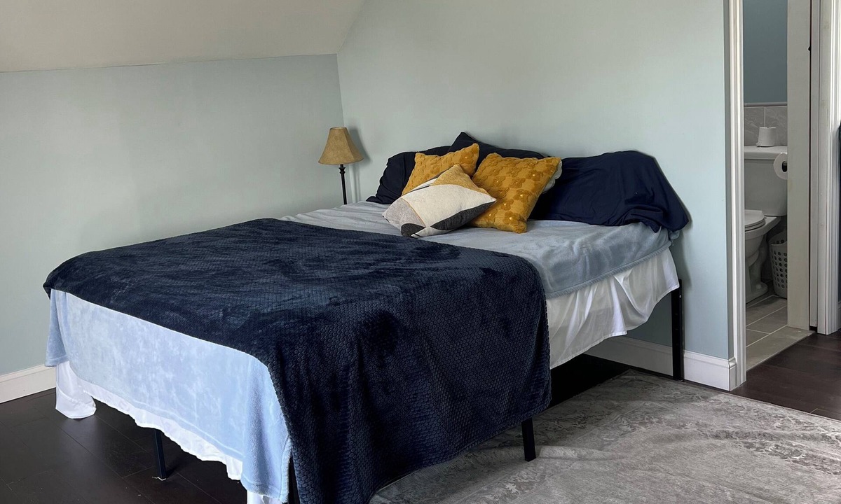Fairhaven Cottage | Charming ocean view cottage with AC in Fairhaven - 1 bedroom