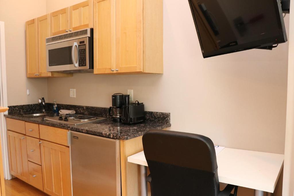 Columbus Apartment | Charming Studio in Boston Brownstone, C.Ave#5