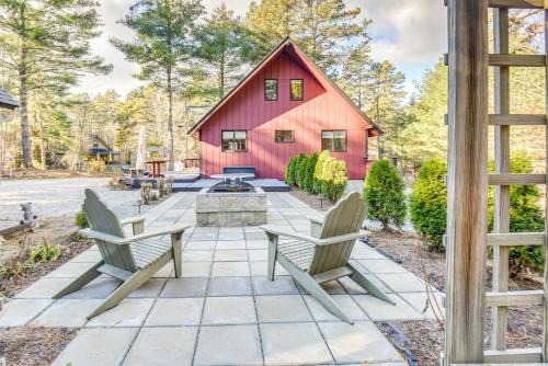 Chocorua Ski and Beach House | Charming Tamworth Cabin w/Grill & Fireplace