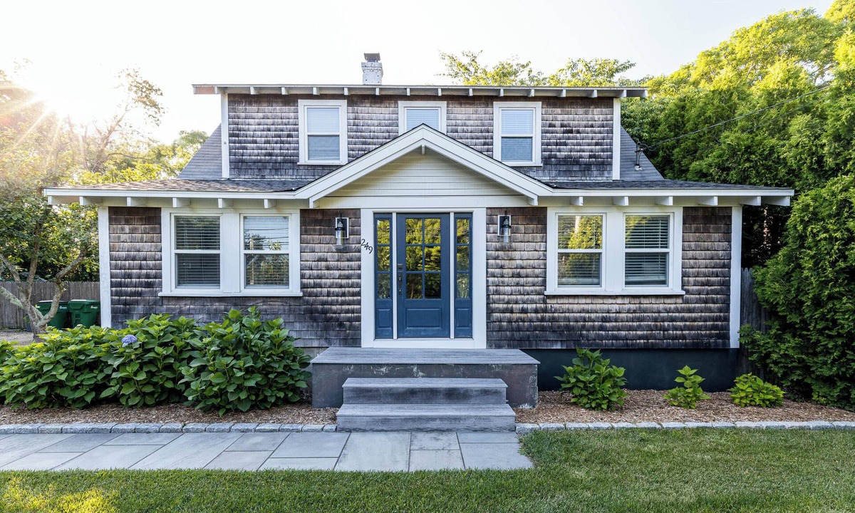 Tisbury House | Charming Vineyard Classic Home, Walk to Town & Boat