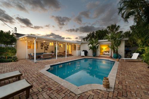 Southside House | Chic Pied-à-Terre Private Pool in WPB