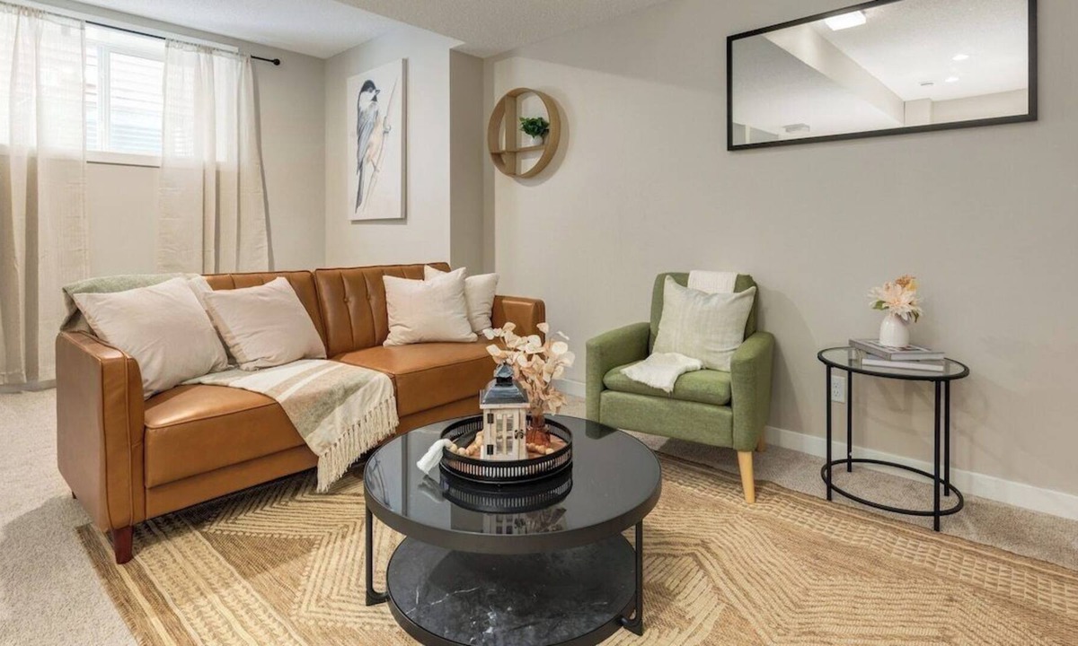 Cochrane Apartment | "Chickadee" 1BR Lower Suite in Cochrane