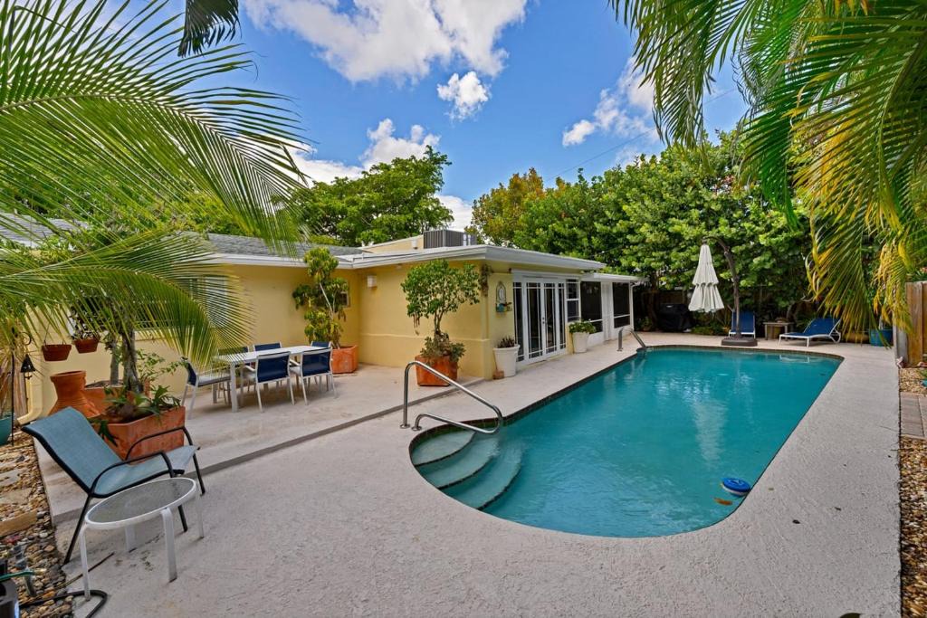 North Palm Beach House | Cinderella's Beach Cottage