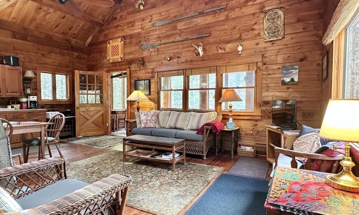 Mount Desert Cabin | Classic Maine 2BR Cabin in Center of MDI! Pet Friendly [Birdsong]