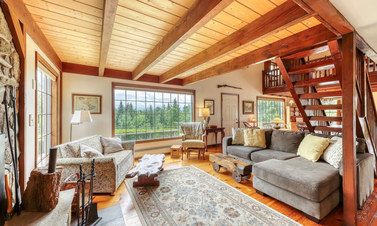 Whitefield House | Classic & quiet New England home on gorgeous property with screened porch