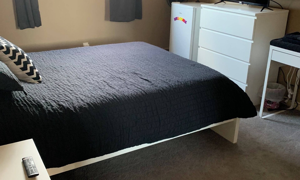 Sylvan Lake Apartment | Classic Retreat in Sylvan lake. Your cozy home away from home BEACH adventure.