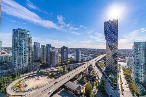 Central Apartment | close to English bay and vancouver downtown bar street