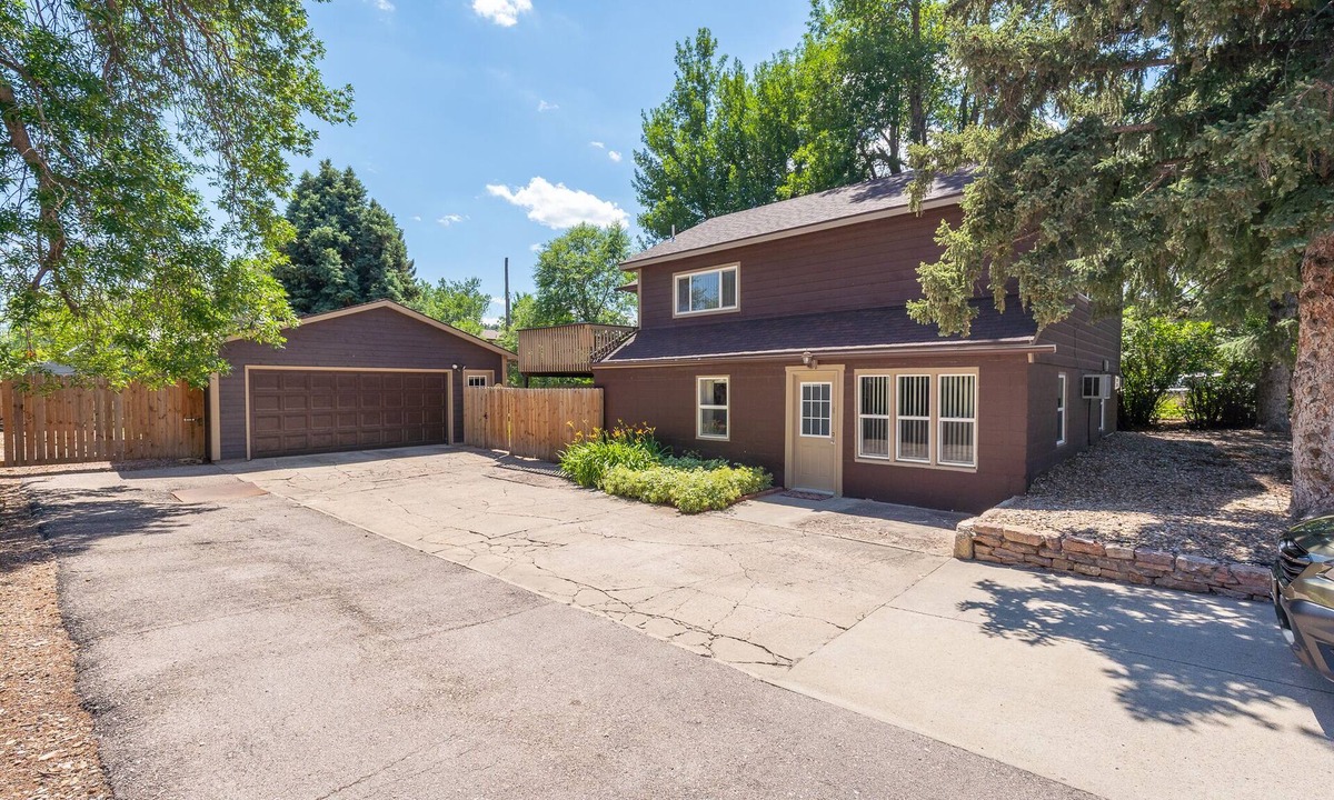 Rapid City House | Close to Mount Rushmore. Next to lake, Great home base. Very clean n comfortable