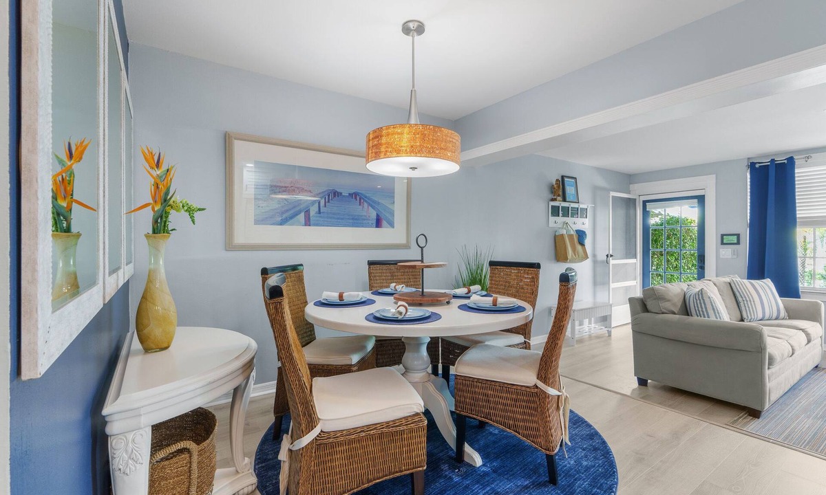 Delray Beach Cottage | Coastal Cottage/Walk to the Beach & the Ave!