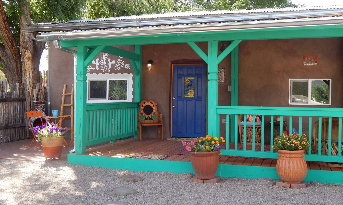 Taos House | Come stay with us in our unique casita .