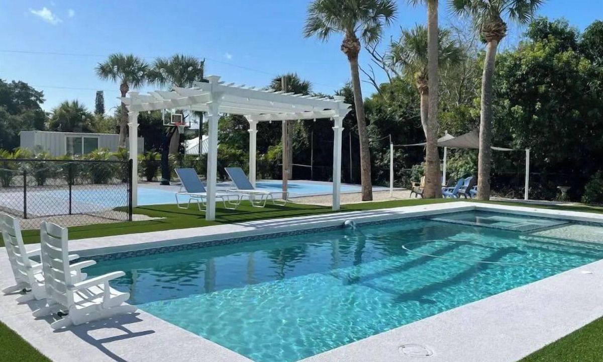 Jensen Beach House | Containing Luxury in Jensen Beach-Sandollar
