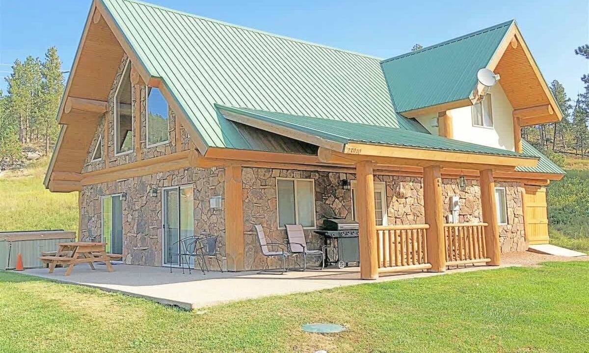 Hill City Cabin | Cottage at Storm Mountain #5