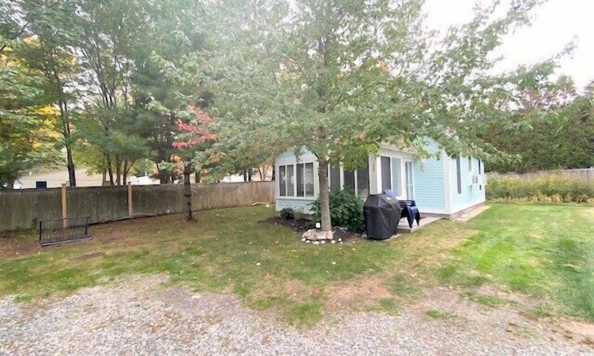 Summer Village Cottage | Cottages at Summer Village, fully furnished cottage, Wi-fi, heated pools, hot tub