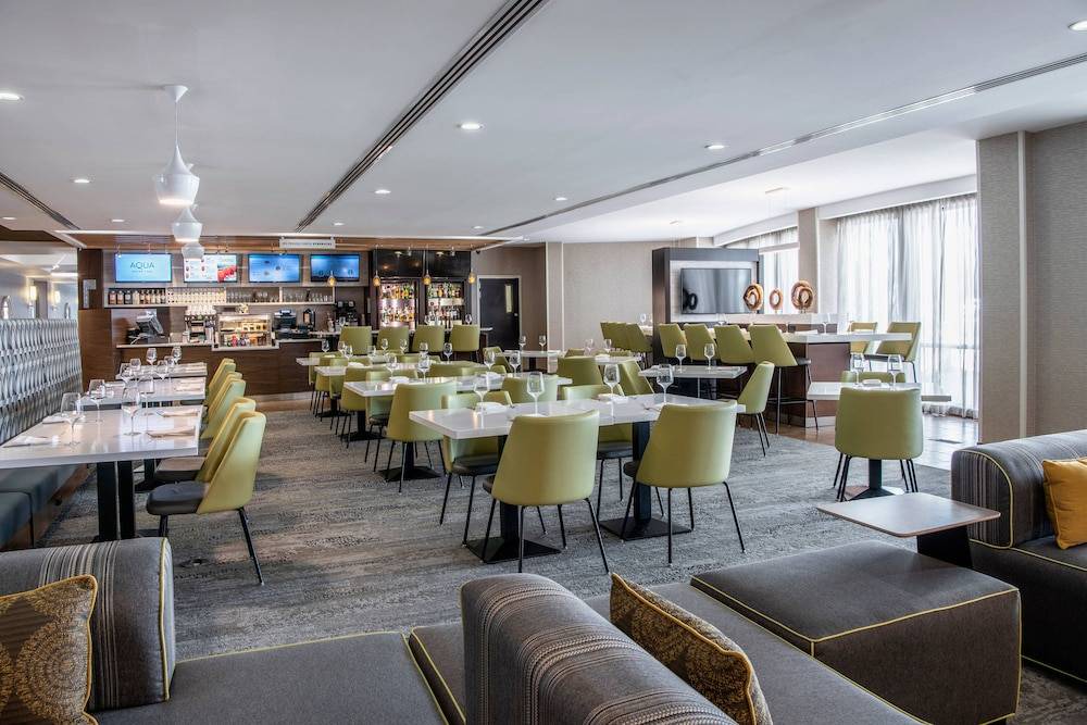 West Edmonton Hotel | Courtyard by Marriott Edmonton West