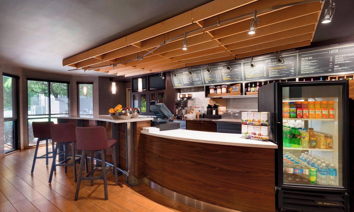 Fairlawn Hotel | Courtyard by Marriott Akron Fairlawn
