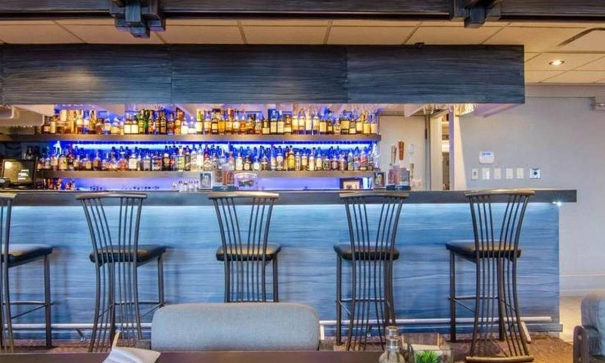 Regina Hotel | Courtyard by Marriott Regina Downtown