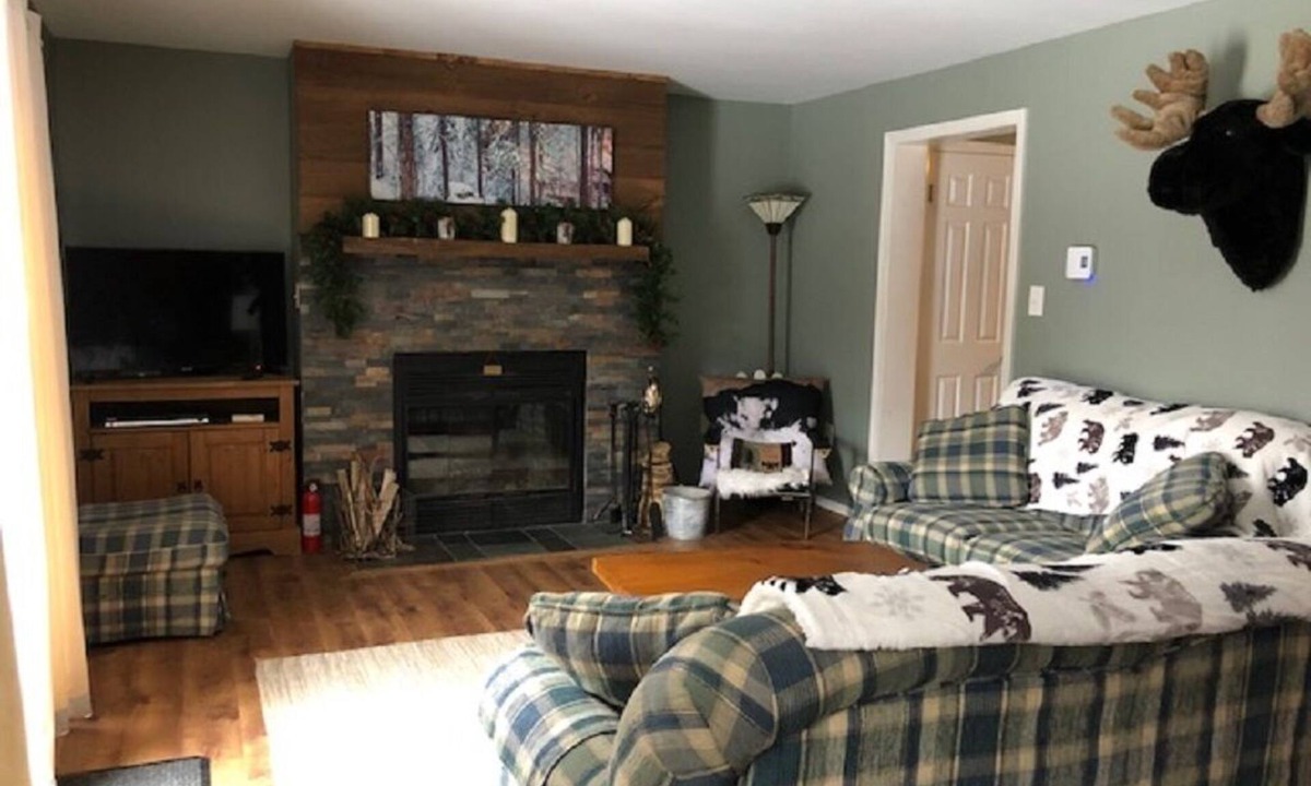 North Creek House | Covered Heated Pool + Rec Lounge | North Creek Stay | Lies by AvantStay