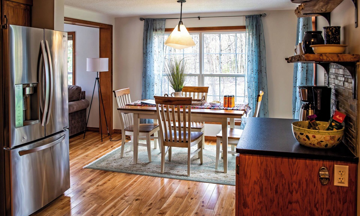 Warren House | Cozy 3BR Mountain home near Sugarbush, beside the original Lawson's Brewery