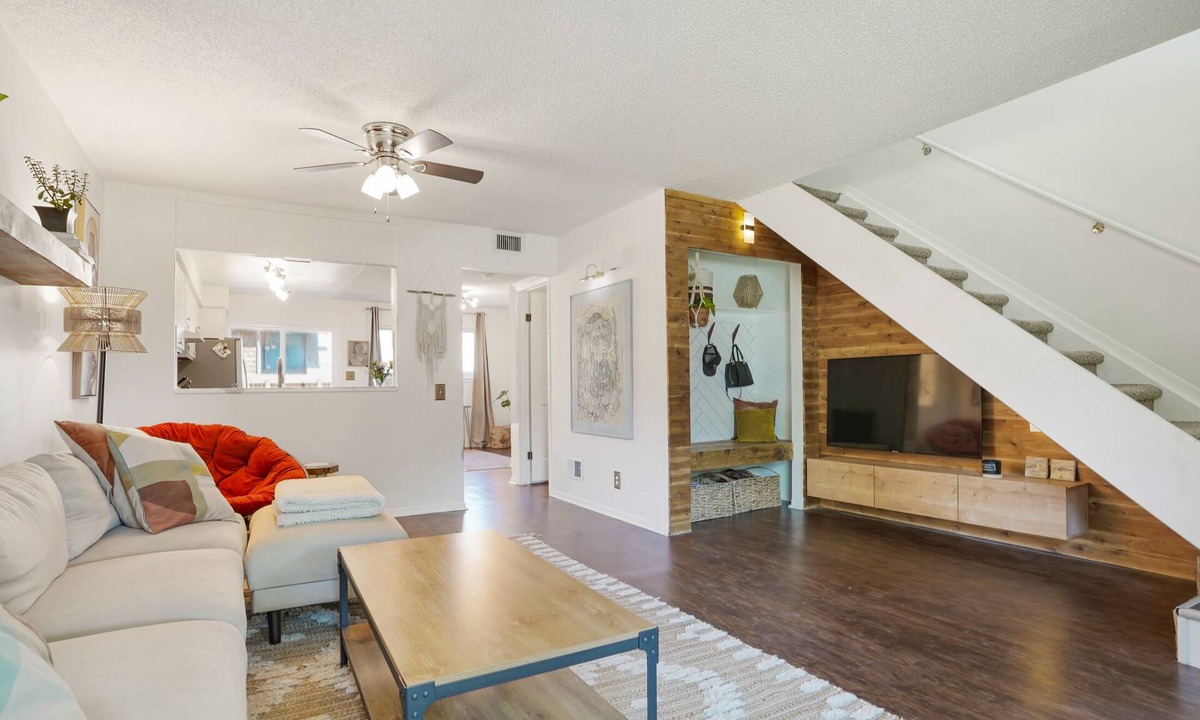 Aurora House | Cozy and modern townhome in Aurora, 5min from highway !