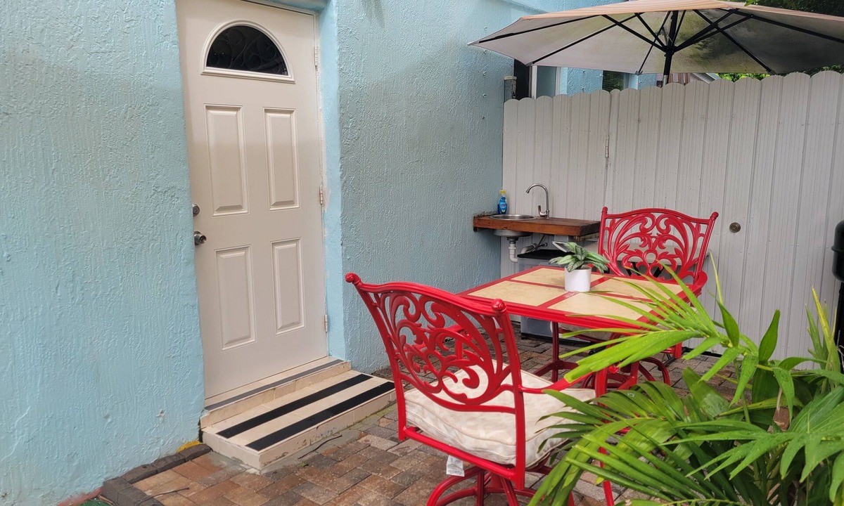 Greenacres Apartment | Cozy apartment in charming West Palm Beach with AC, WiFi