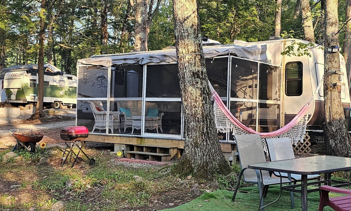 Henniker House | Cozy Campfire Camper Retreat - Lake Nearby!
