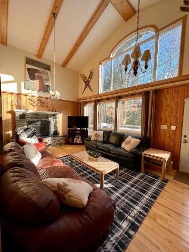 Montgomery Center House | Cozy Chalet at Jay Peak