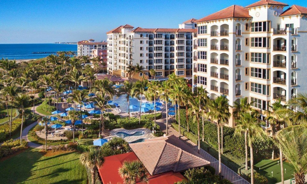 Palm Beach Shores Hotel | Cozy Coastal Retreat at Marriott's Ocean Pointe Studio