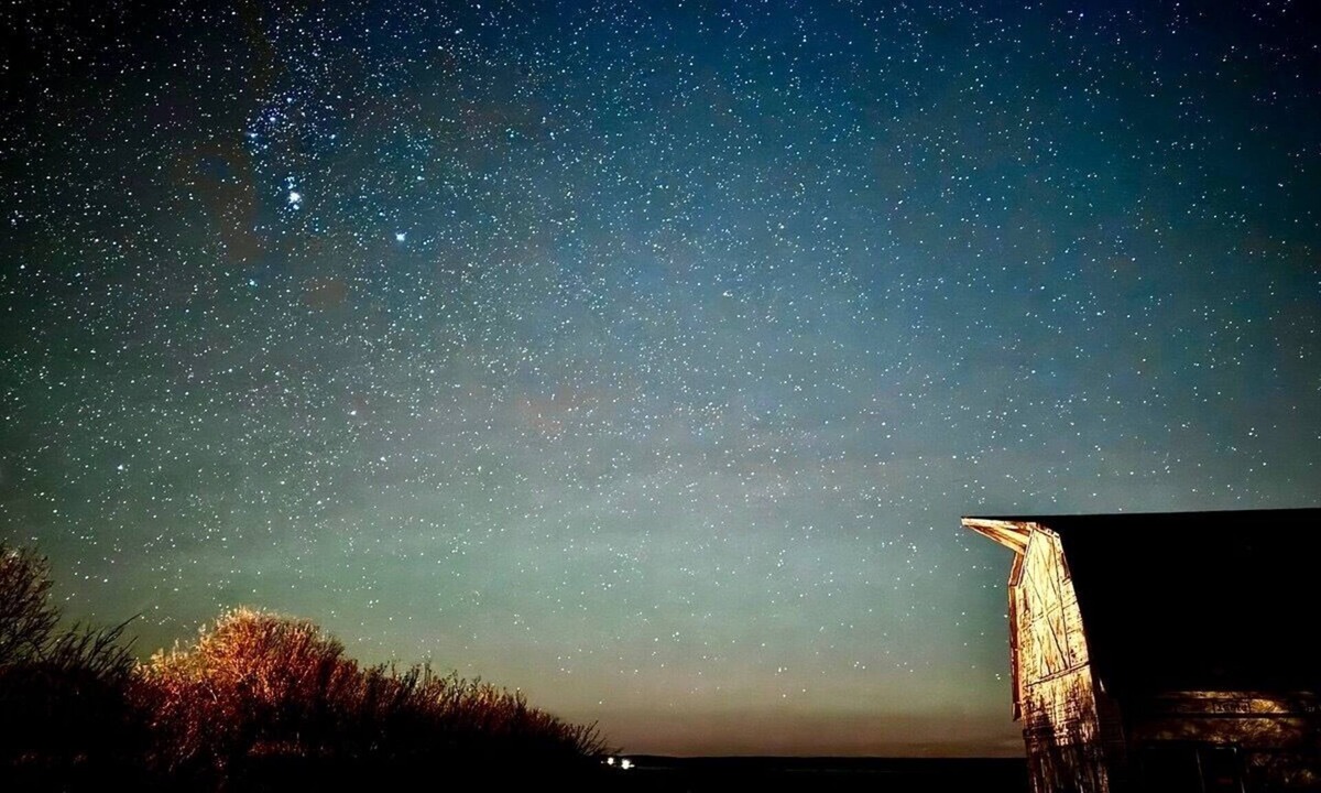 Rockglen Cottage | Cozy Cottage on the Farm! Getaway an enjoy nature and the Dark Sky.