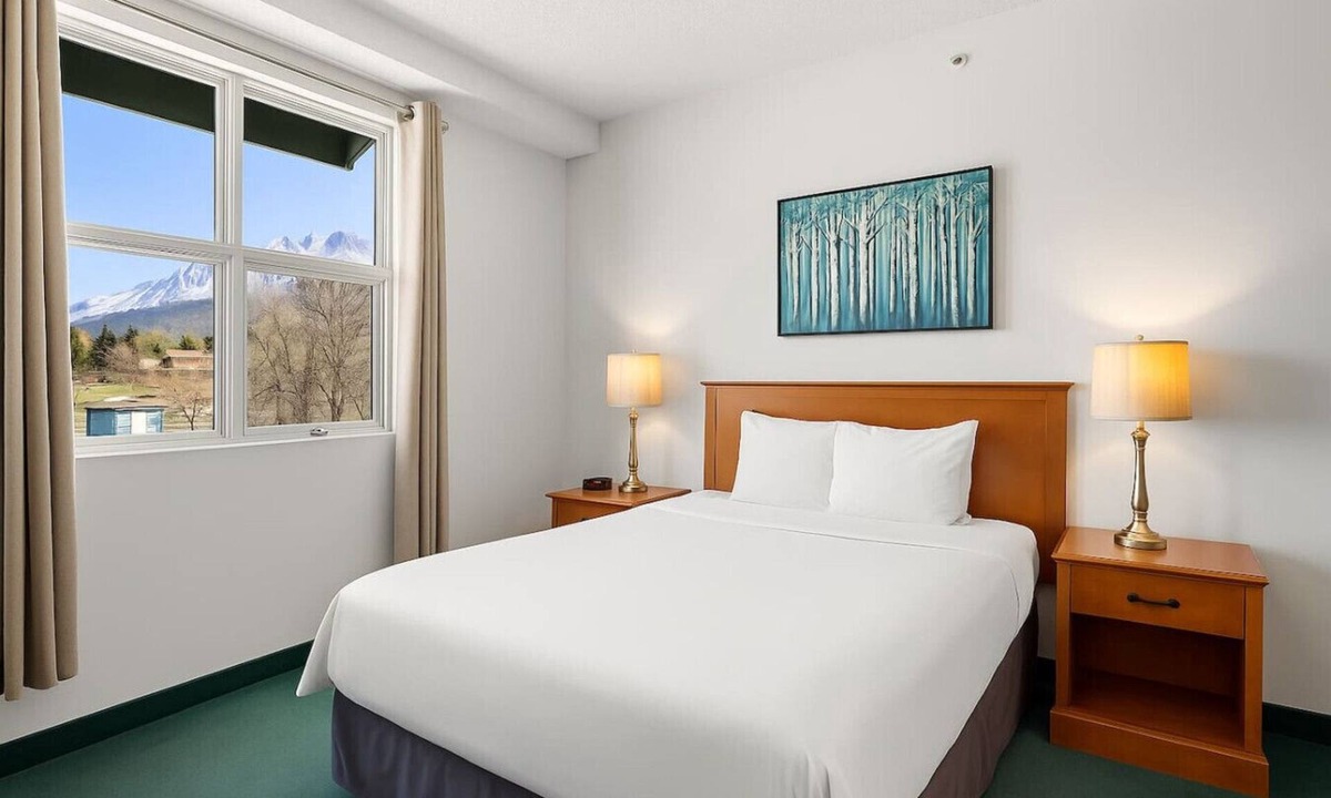 Silvertip Condo | Cozy Hideaway w/Mtn Views, Near DT Canmore&Banff