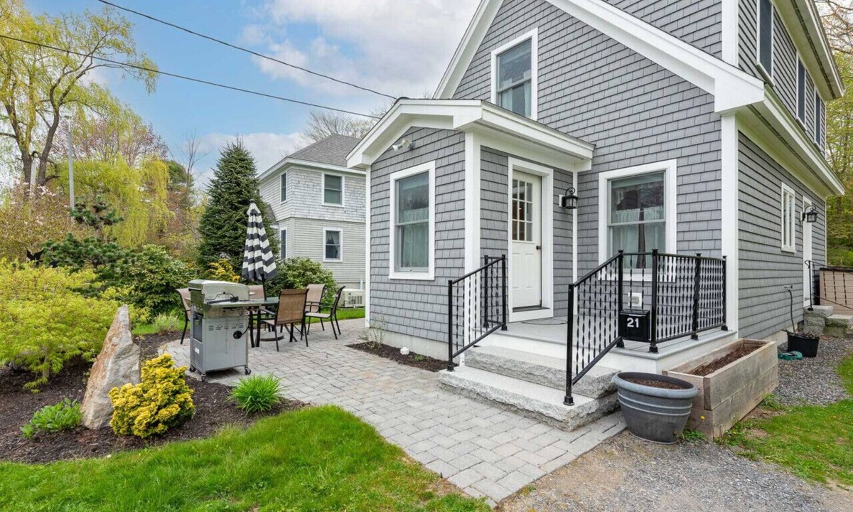 Boothbay Harbor House | Cozy Home Downtown Boothbay Harbor