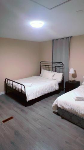 Shaughnessy House | Cozy Home near Downtown, UBC and YVR airport