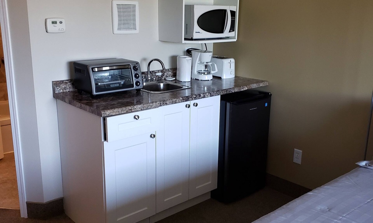 Medicine Hat Hotel | Cozy Hotel Downtown Medicine Hat. 5 Minutes off the highway!