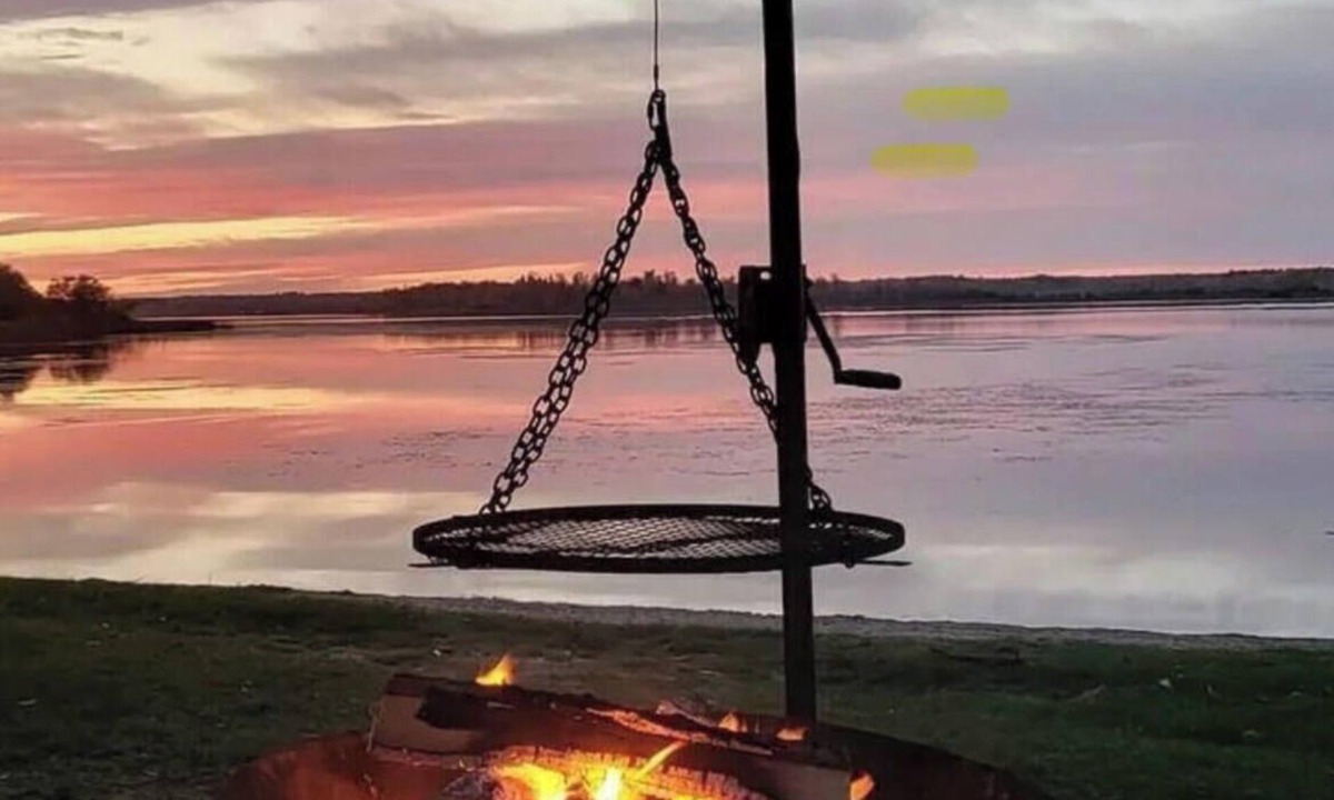 Silver Sands Cabin | Cozy Lake front family cabin