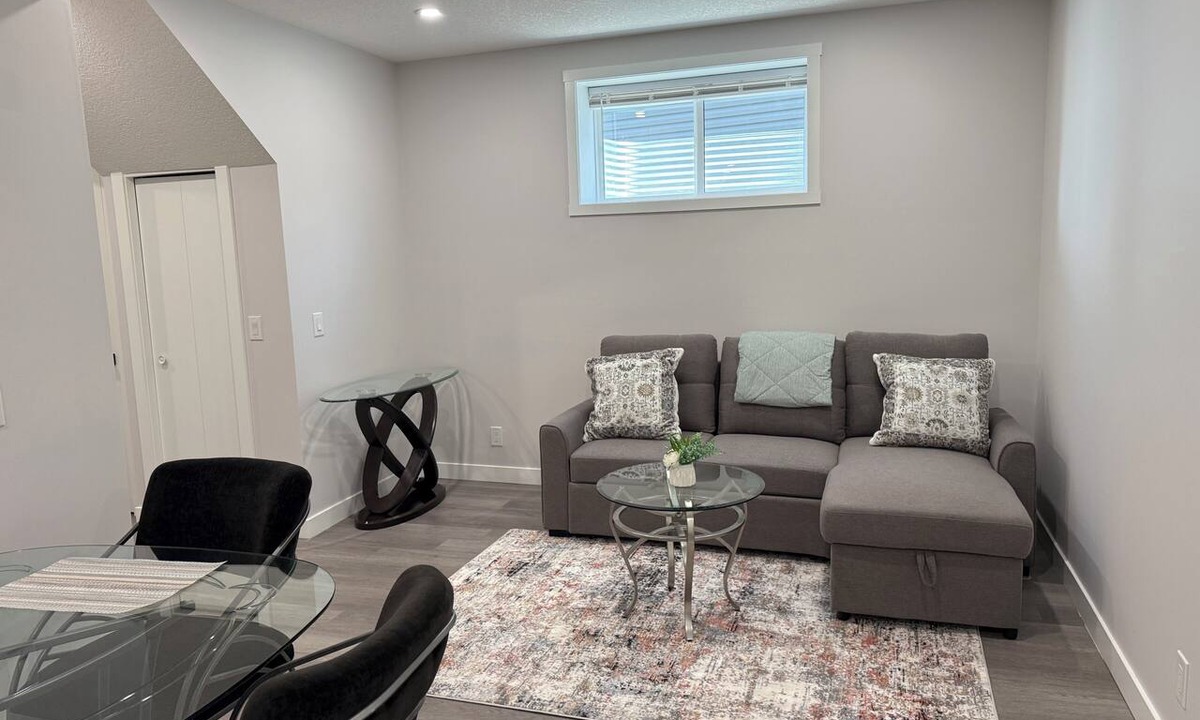 Calgary House | Cozy legal suite for short-term rental
